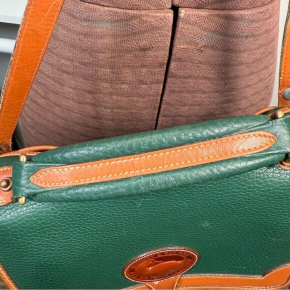 Vintage Dooney & Bourke Evergreen/Tan Leather Med Surrey Carrier Crossbody Bag - Picture 6 of 16